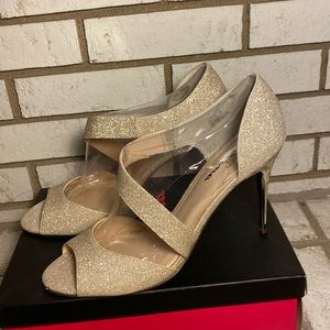 Nina / Women’s Gold (sparkle) Heels. Size 11